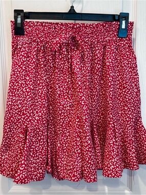 Love Women’s Red and White Printed Elastic Waist Pull On Flowy Size MD Shorts